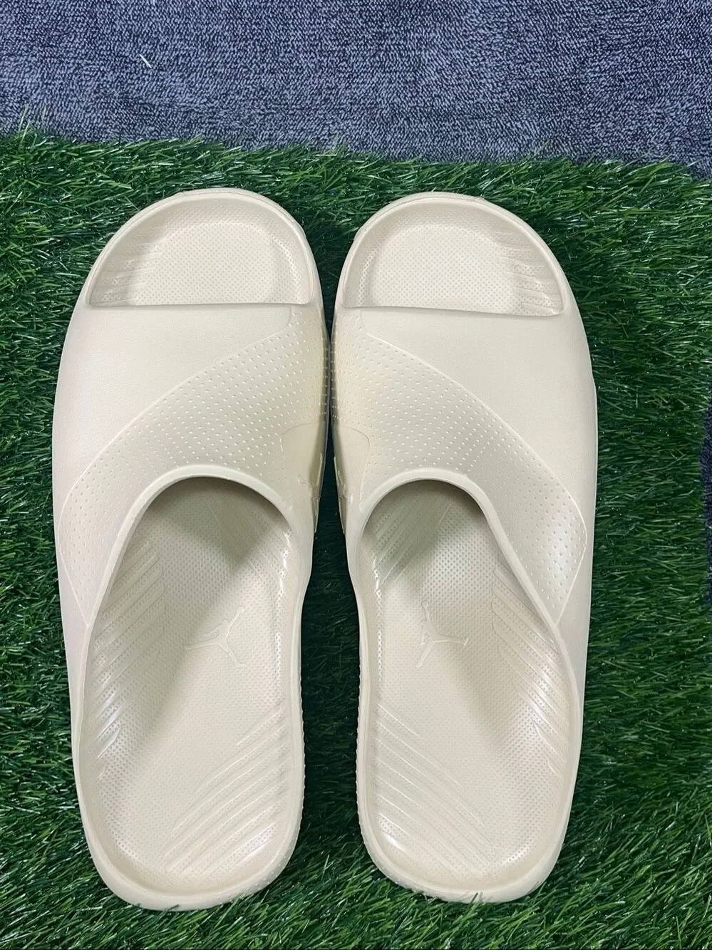 Jordan Slides Beige Cream Men’s Size 14B Comfort Foam Sandals